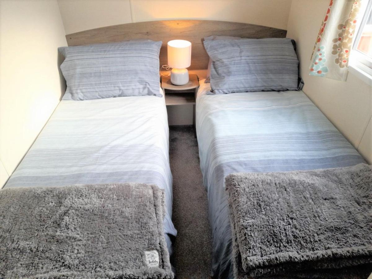 3 Bedroom Modern Caravan Sleeps Up To 8 Millom Exterior foto